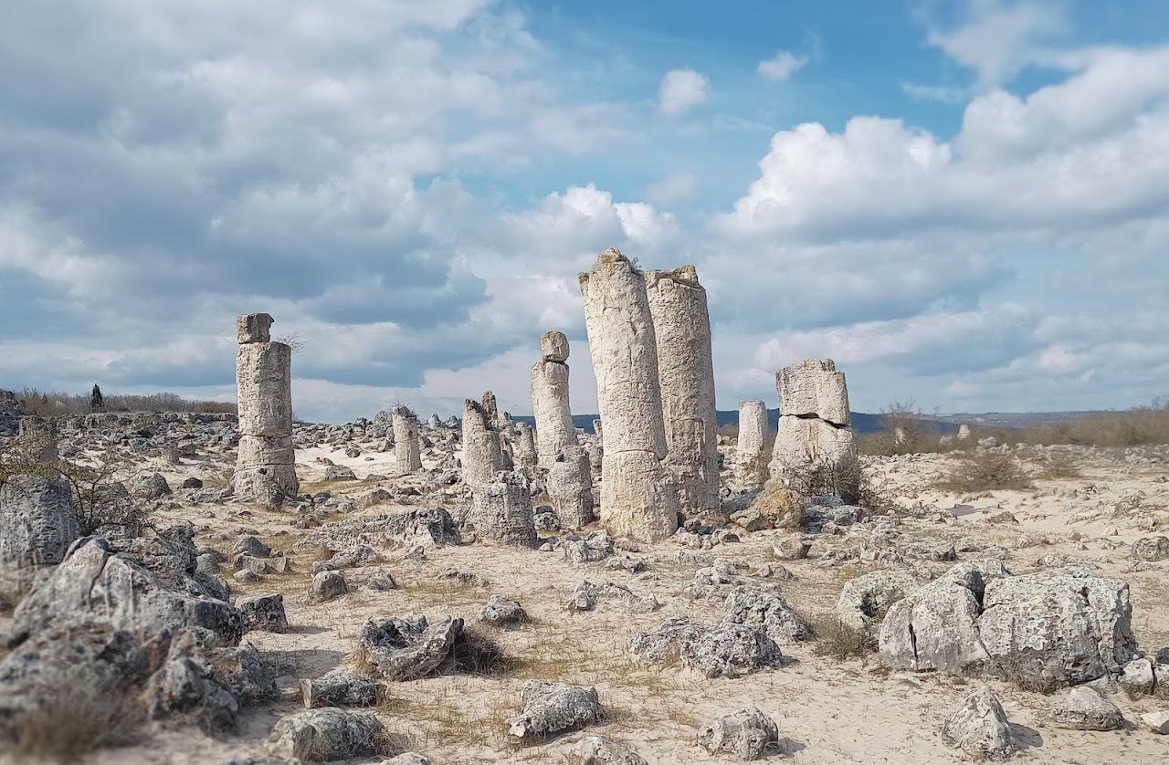 Вбитые камни, Варна