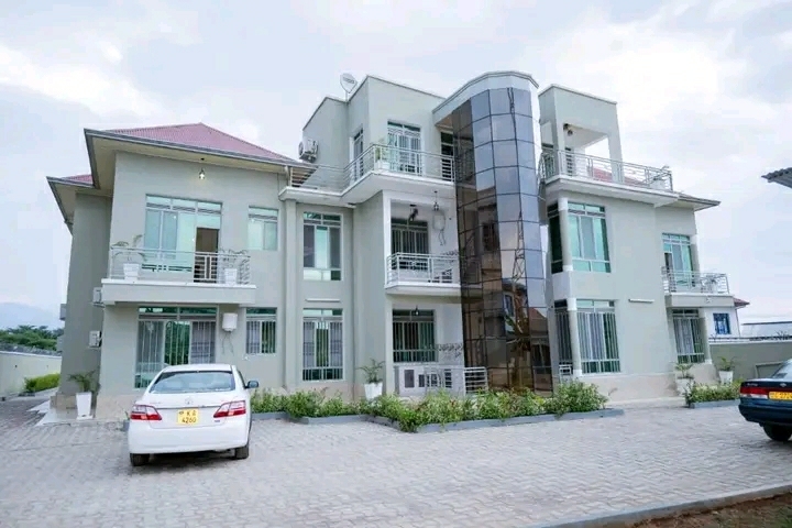 ROYAL HOME, Бужумбура