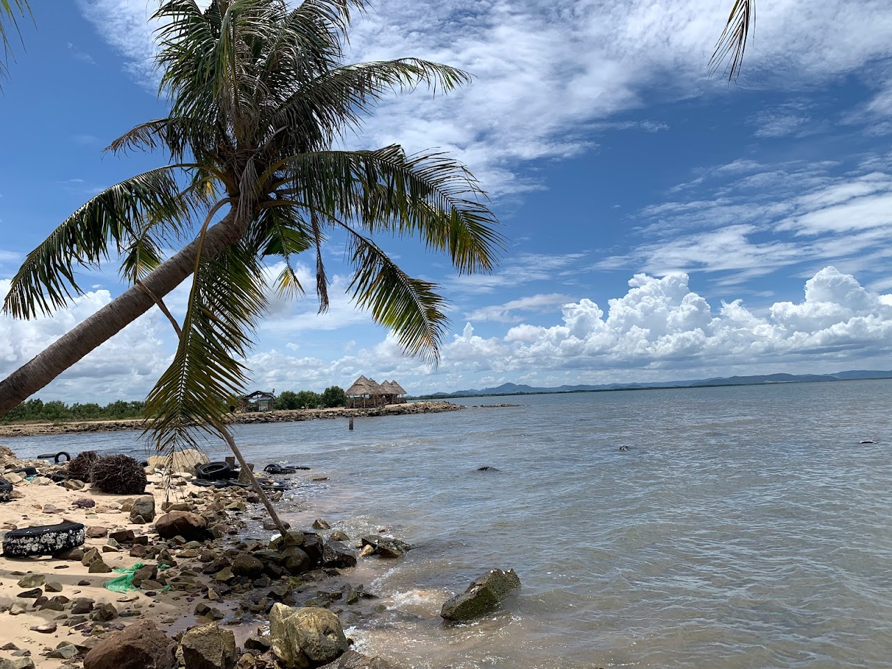 Coconut Beach, Кампот