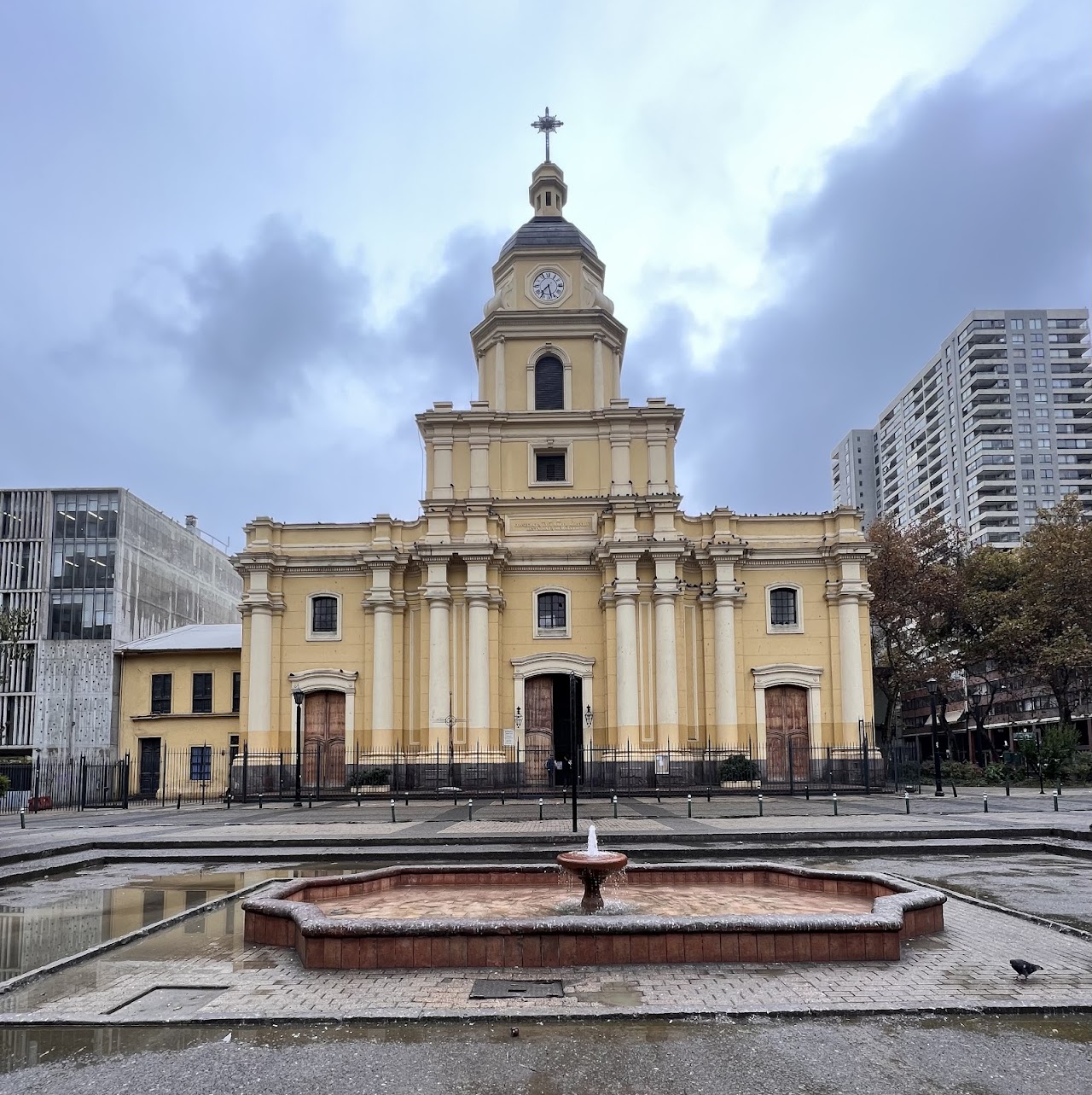 Church of Santa Ana, Сантьяго