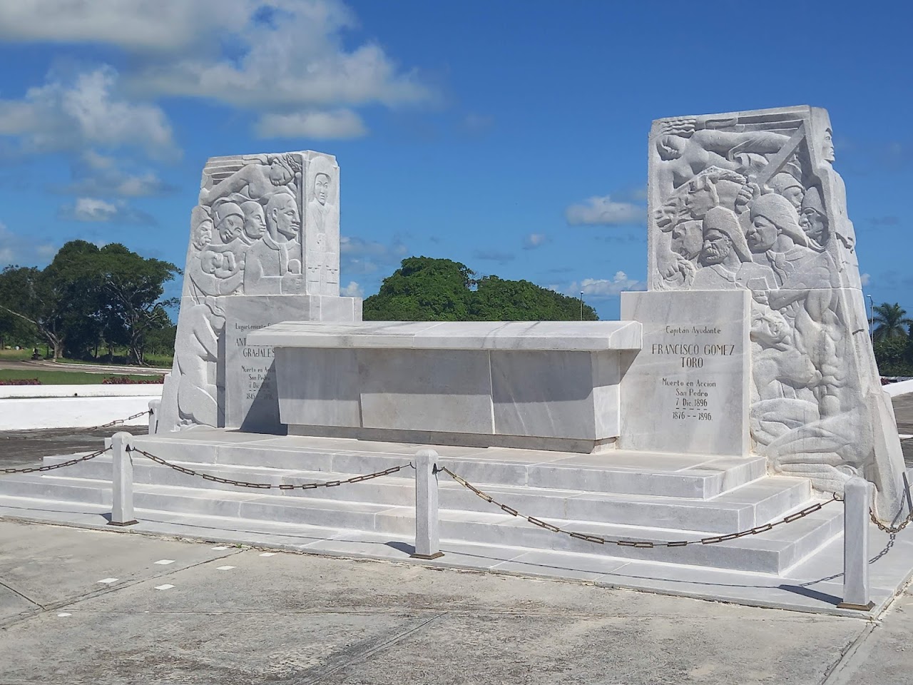 Monumento El Cacahual, Гавана