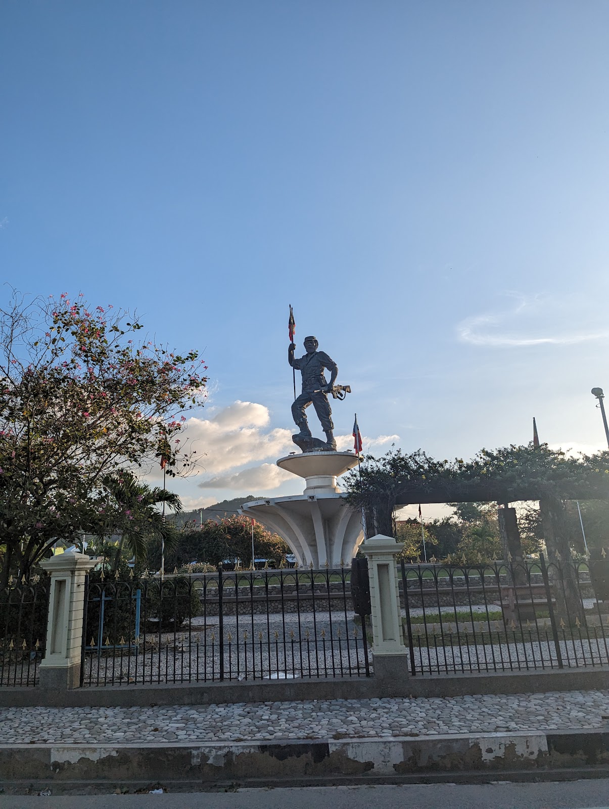 Estátua do Presidente Nicolau Lobato, Дили