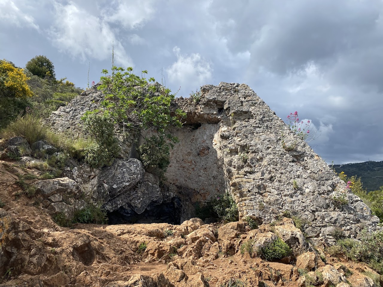 Pyramid of Falicon, Ницца