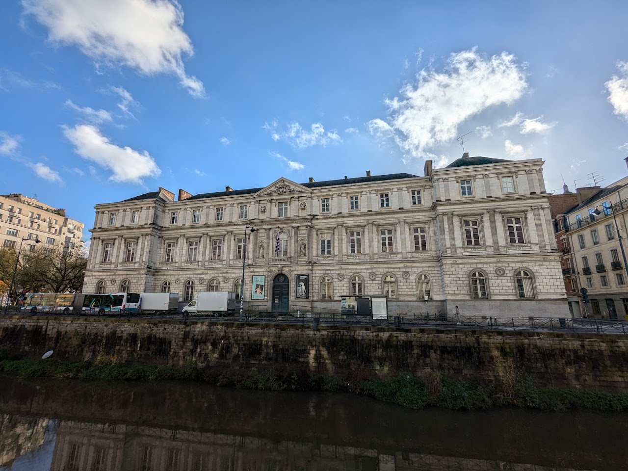 Музей изобразительных искусств, Рен