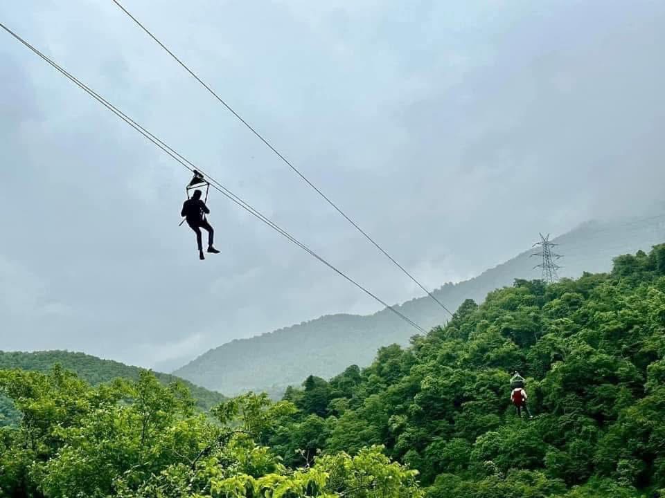 Extreme activities, 