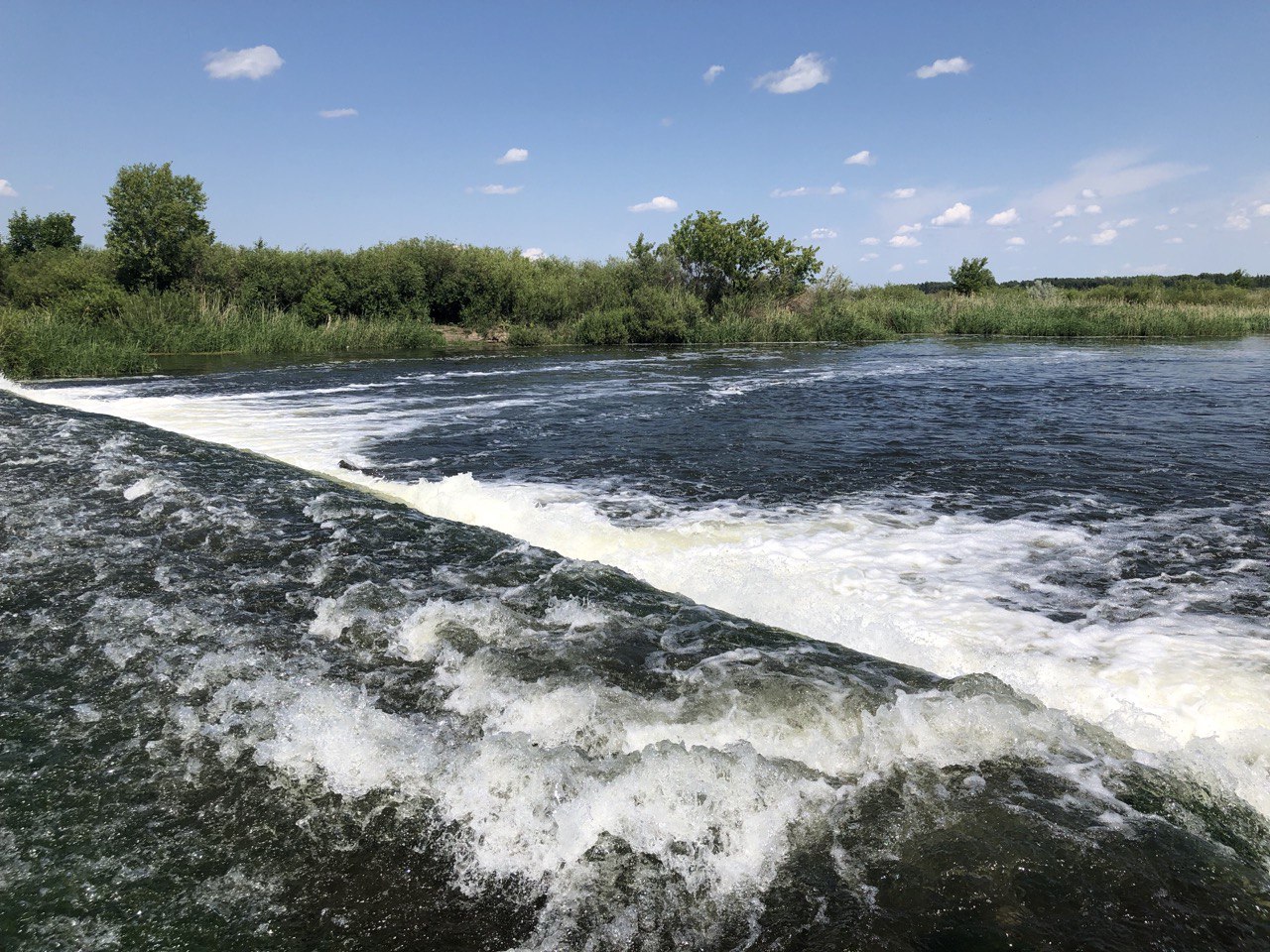 Водопад на плотинке