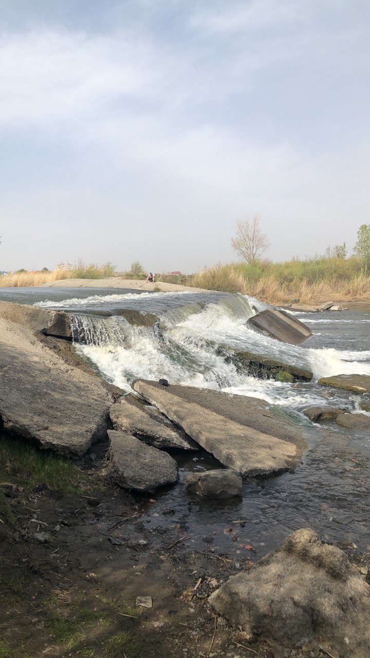 Водопад на плотинке