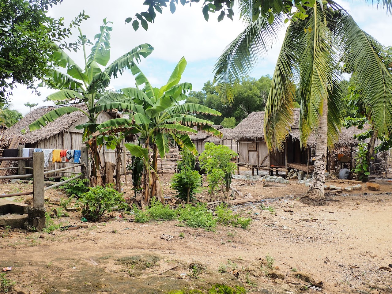 Ampasipohy Village