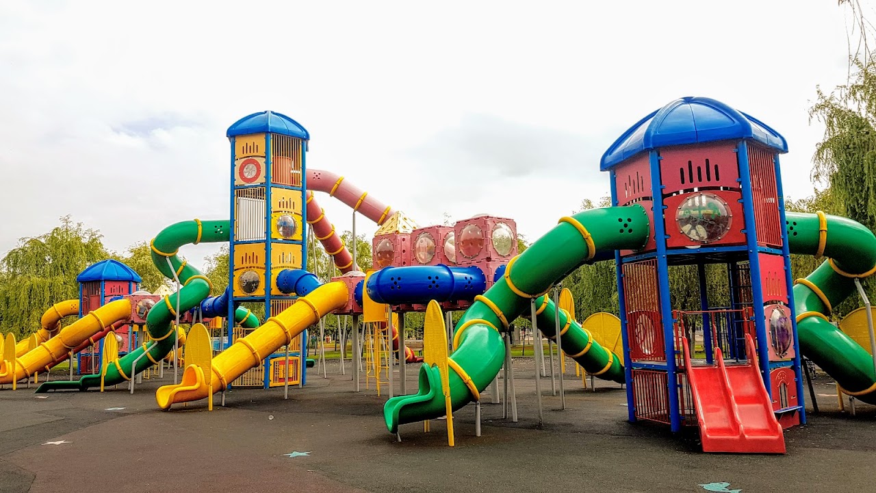Youth Park, Бухарест