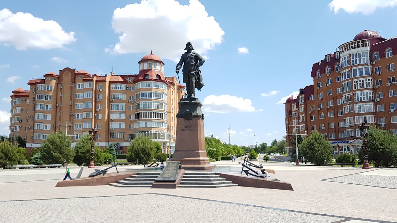 Памятник Петру I, Астрахань