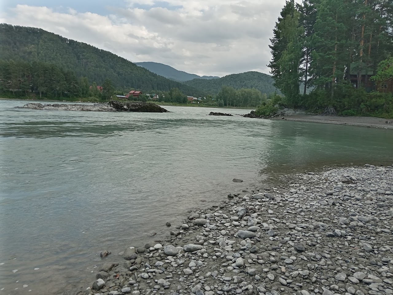 Берег Реки Катунь, Горно-Алтайск