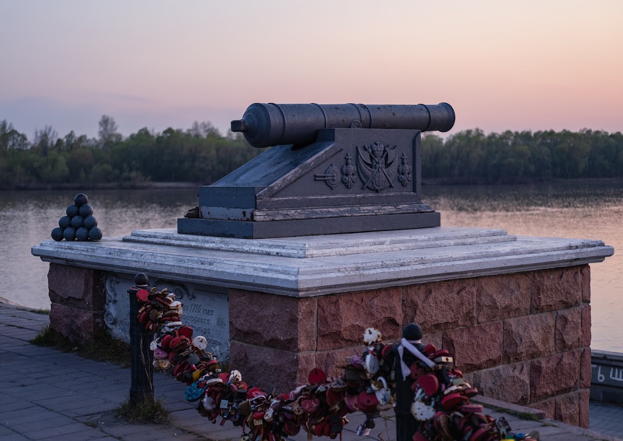 Знак в память закладки Омской крепости, Омск