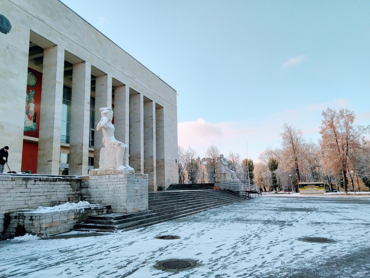 Сад на Пионерской площади, Санкт-Петербург
