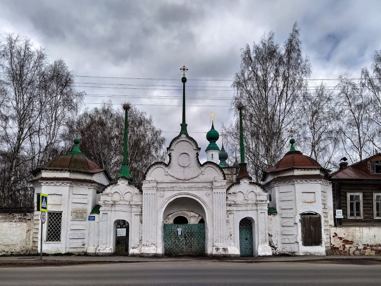 Михайло-Архангельский монастырь