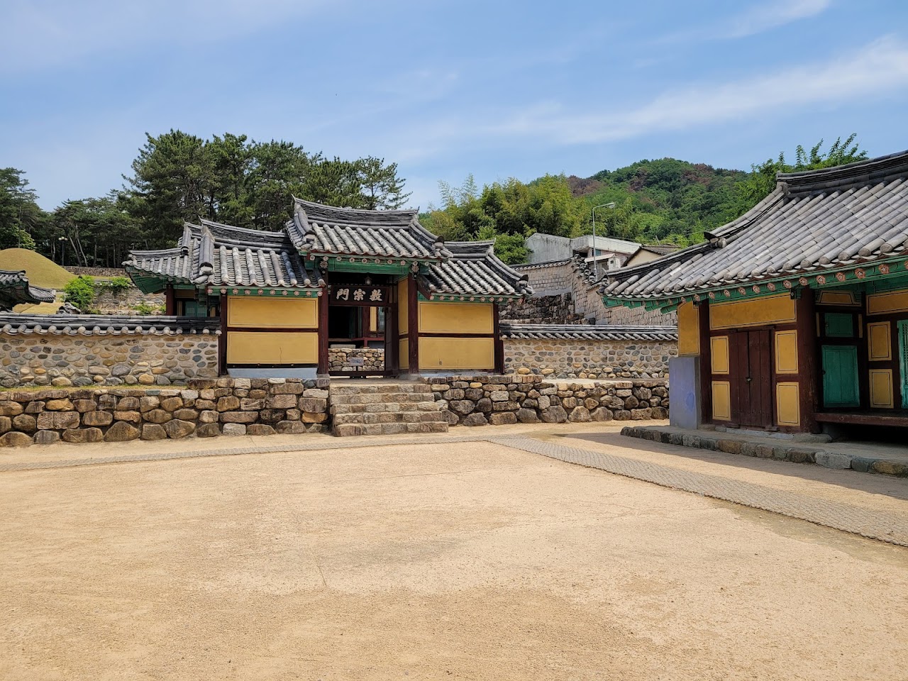 Surowangbireung Royal Tomb of King Suro’s wife