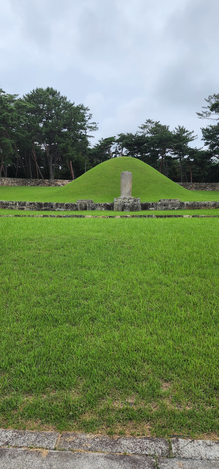 Surowangbireung Royal Tomb of King Suro’s wife