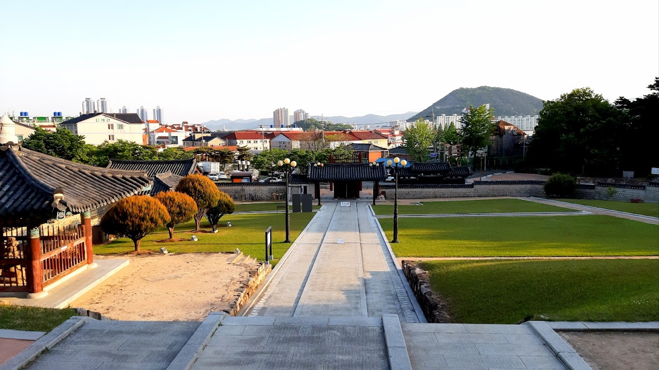 Surowangbireung Royal Tomb of King Suro’s wife