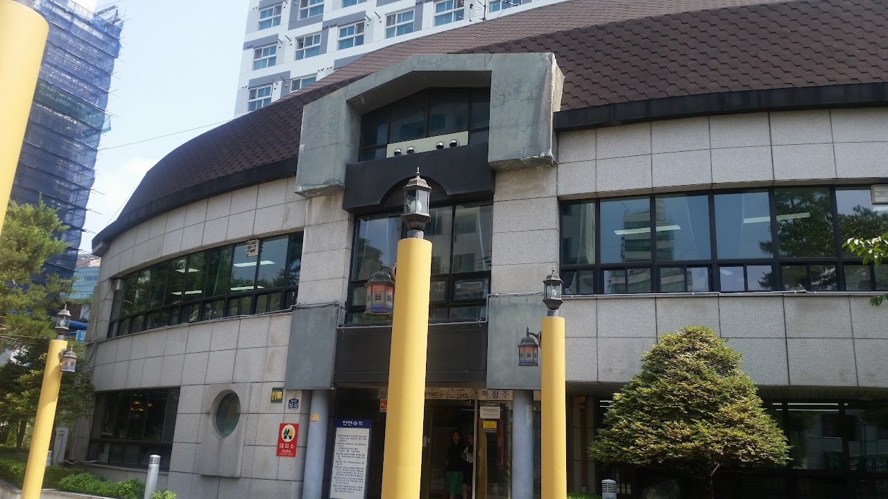 Mukjeong Park