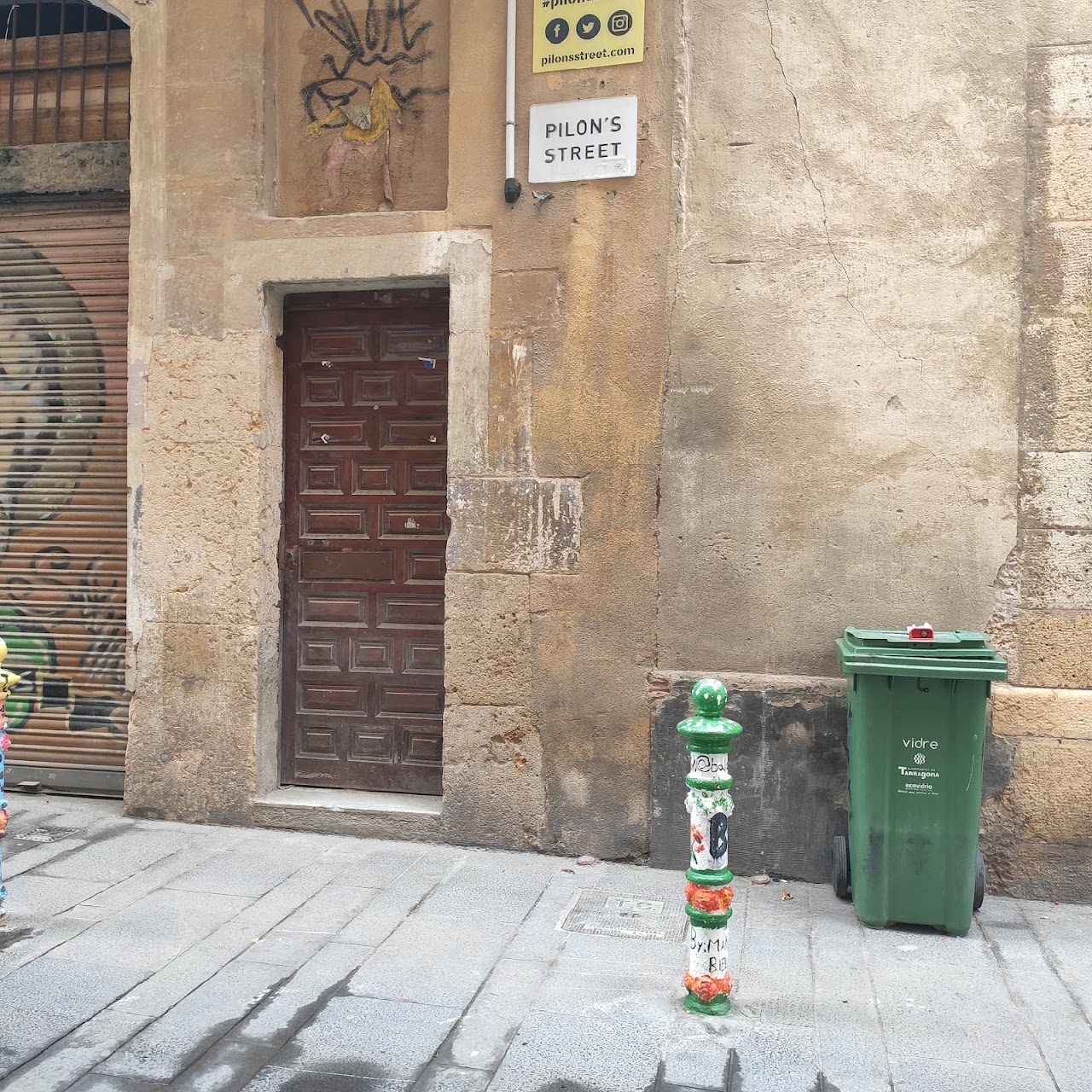 Pilons Street