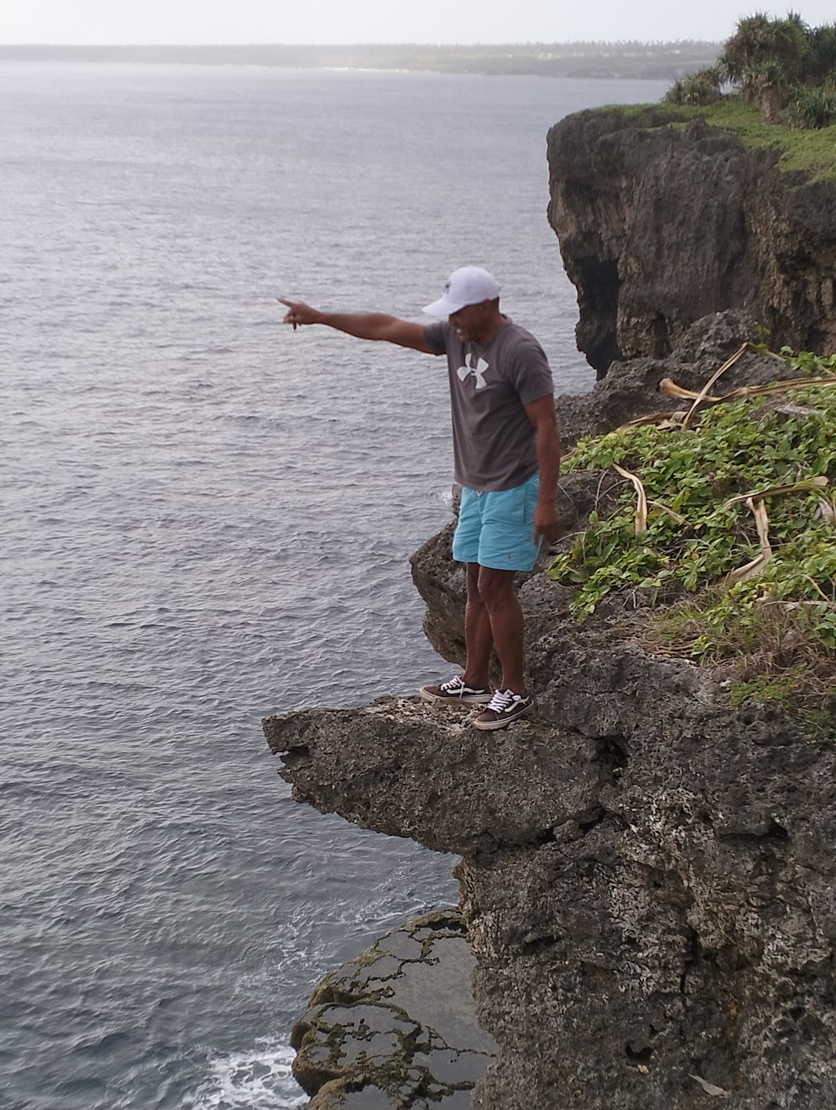Hamala Tonga Tours/ Natural Landbridge & Cliffs Overlook, Нукуалофа