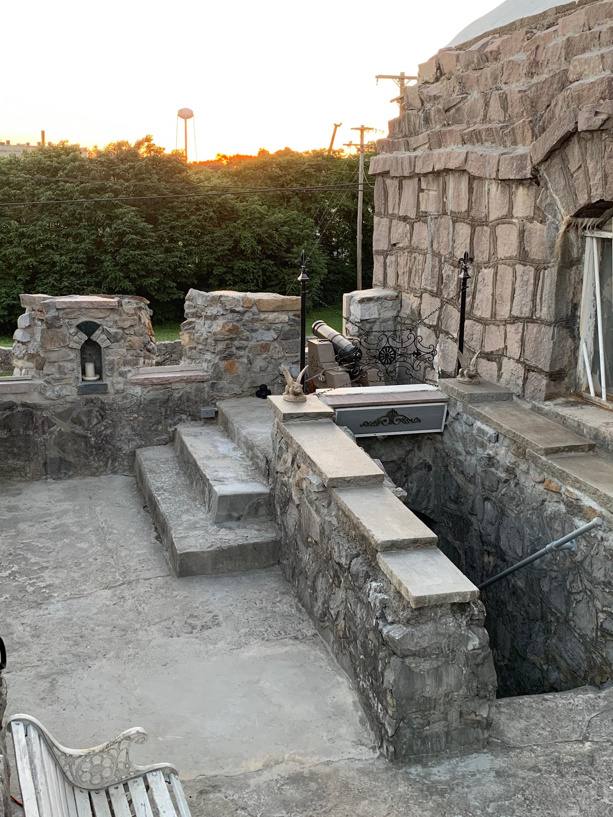 Millennium Manor Castle, Ноксвилл