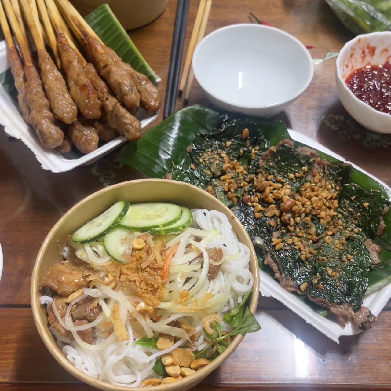 Đặc Sản Bò Lụi Bé Na — Nem Lụi Bé Na